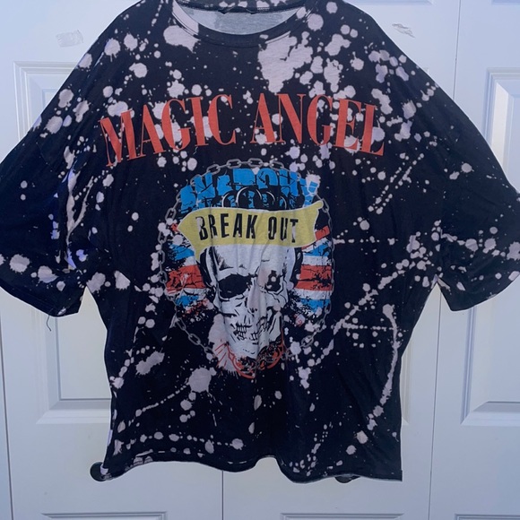 skull letter graphic drop sholder tee - Picture 1 of 1